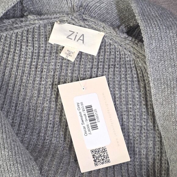 Zia Oversized Grey Cardigan - NWT - Small - BIG Button Energy! - Picture 8 of 10